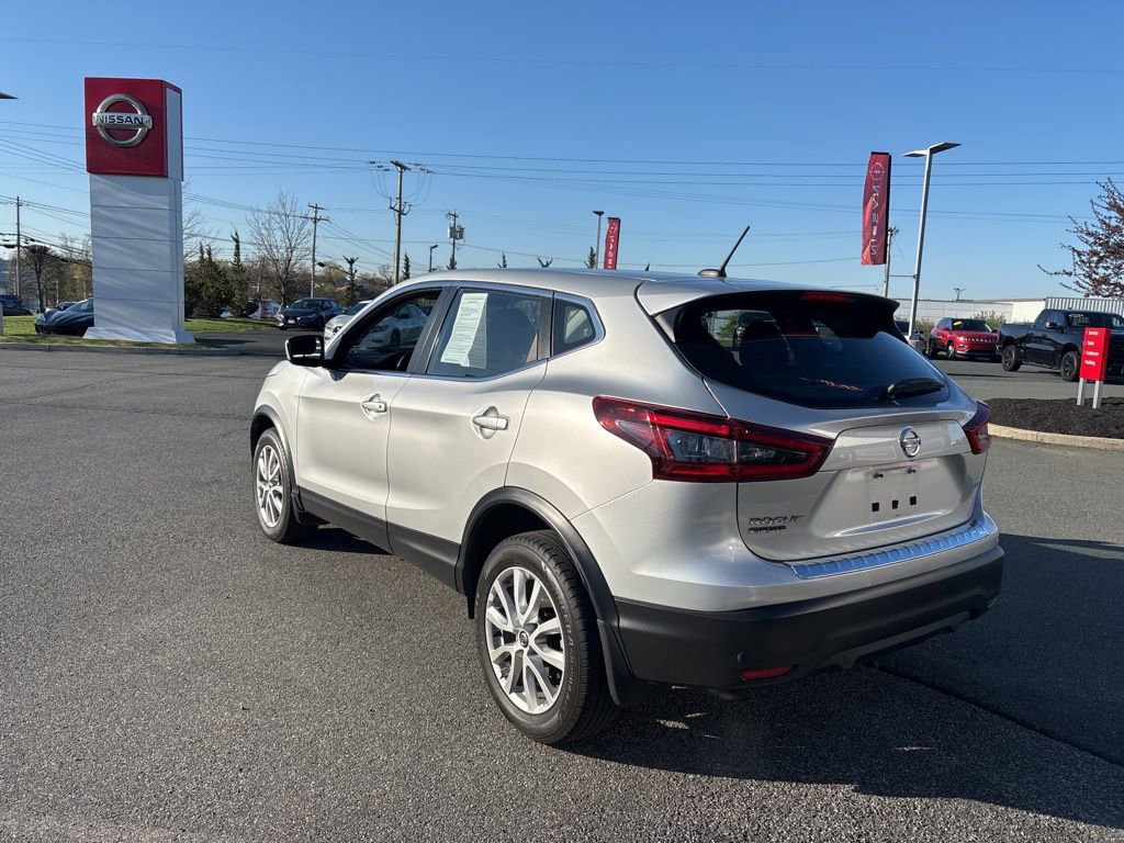 Used 2022 Nissan Rogue Sport S image 5