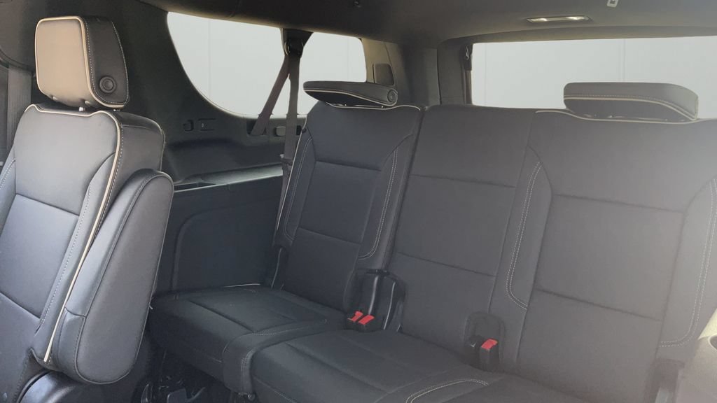 Used 2025 Chevrolet Suburban Premier AWD/4WD image 78