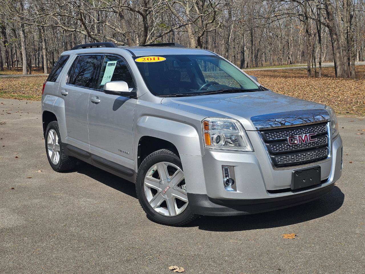 Used 2011 GMC Terrain SLE w/ Convenience Package FWD image 2