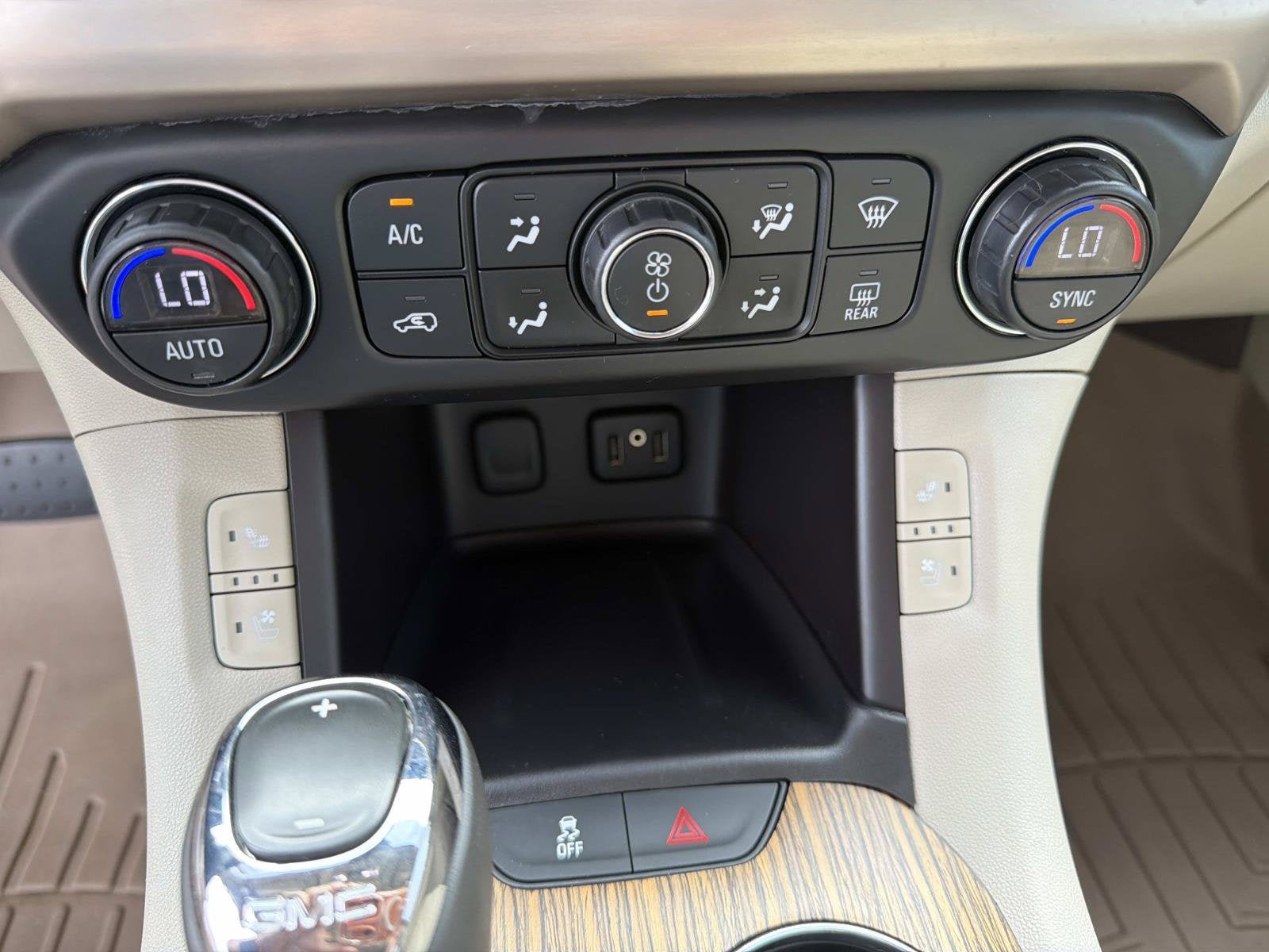 Certified 2017 GMC Acadia Denali w/ Technology Package FWD image 15