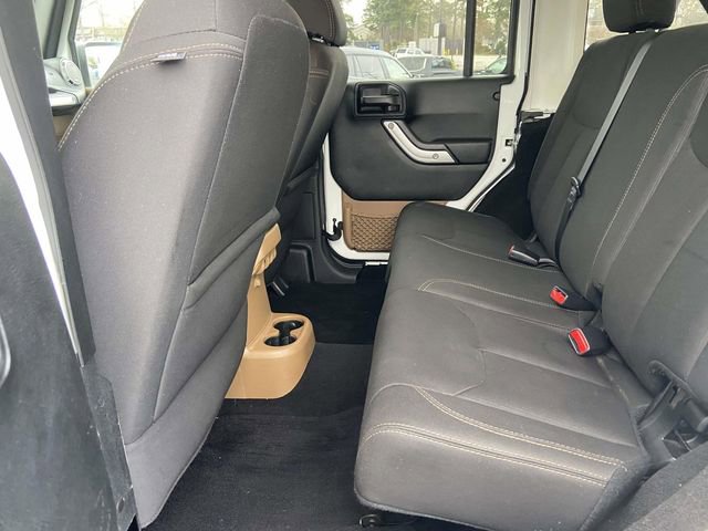 Used 2018 Jeep Wrangler Unlimited Sahara image 9