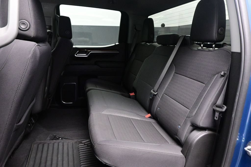 Used 2024 Chevrolet Silverado 1500 LT AWD/4WD image 27