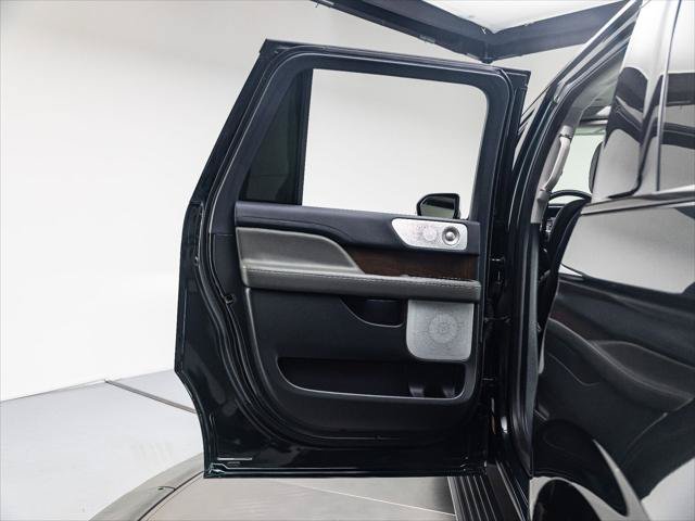 New 2023 Lincoln Navigator L Black Label AWD/4WD image 25