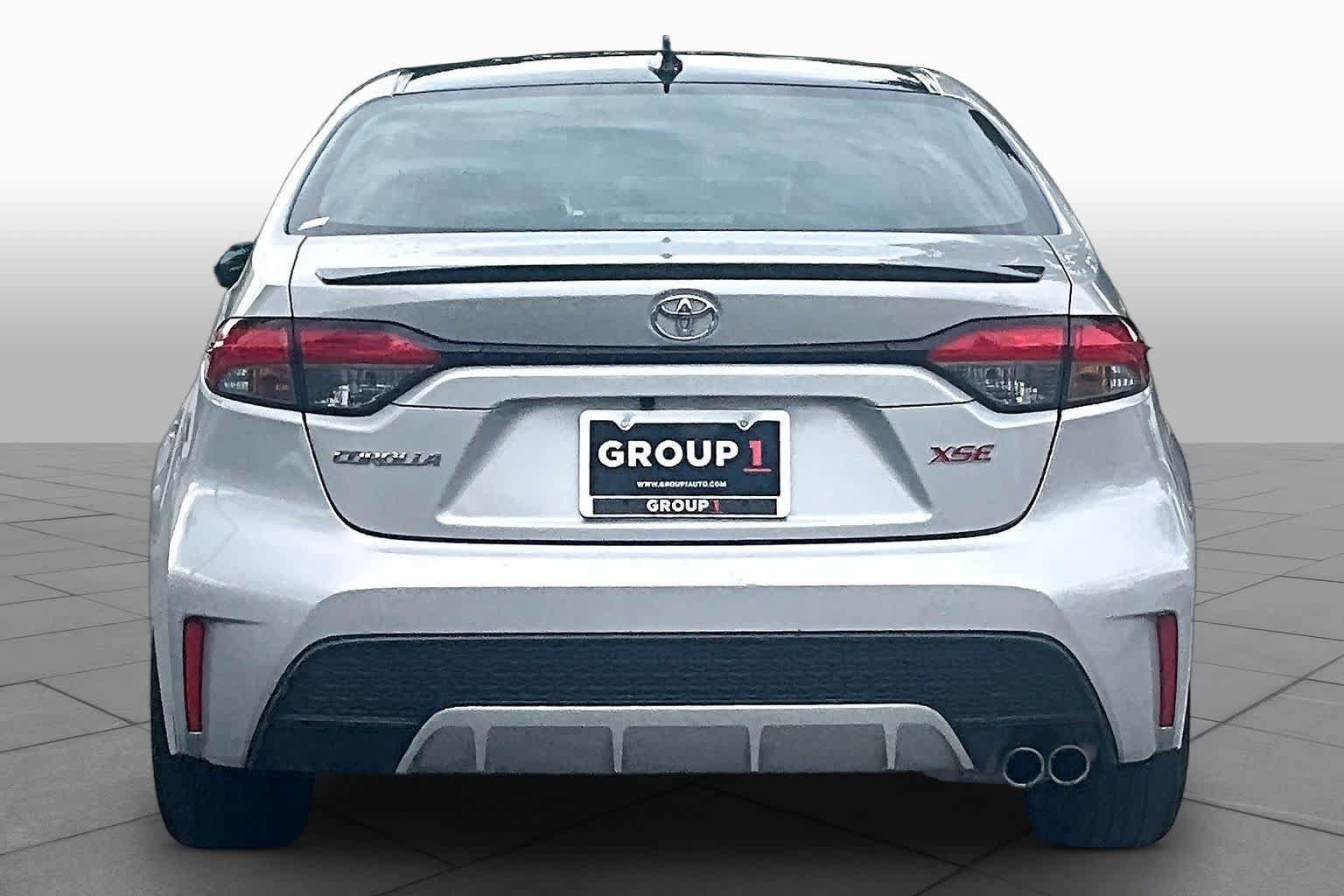 Used 2022 Toyota Corolla XSE FWD image 5