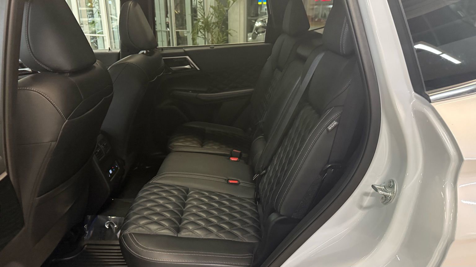 Used 2024 Mitsubishi Outlander SEL image 35