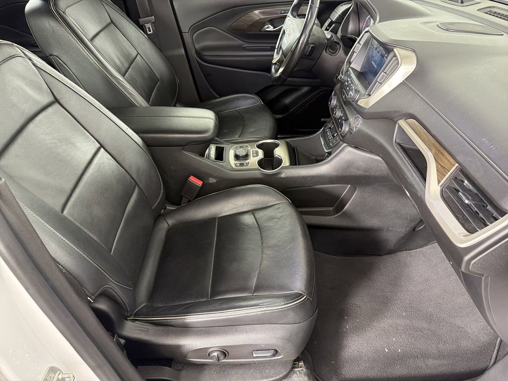 Used 2018 GMC Terrain Denali w/ Advanced Safety Package image 11