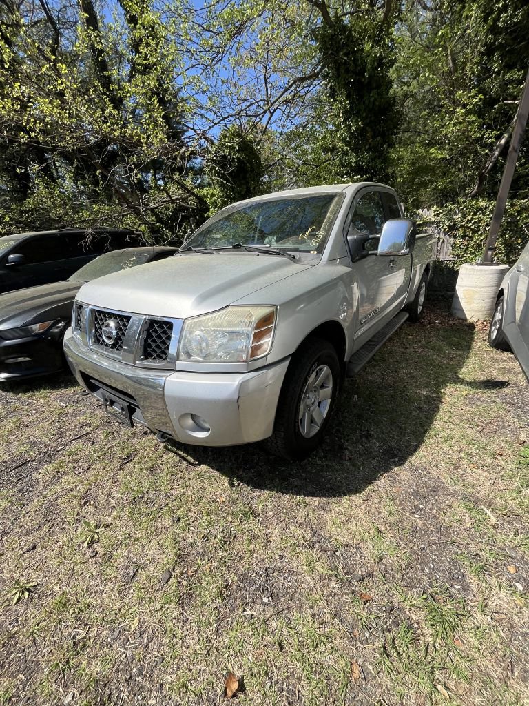 Used 2007 Nissan Titan LE w/ Tow Pkg image 2