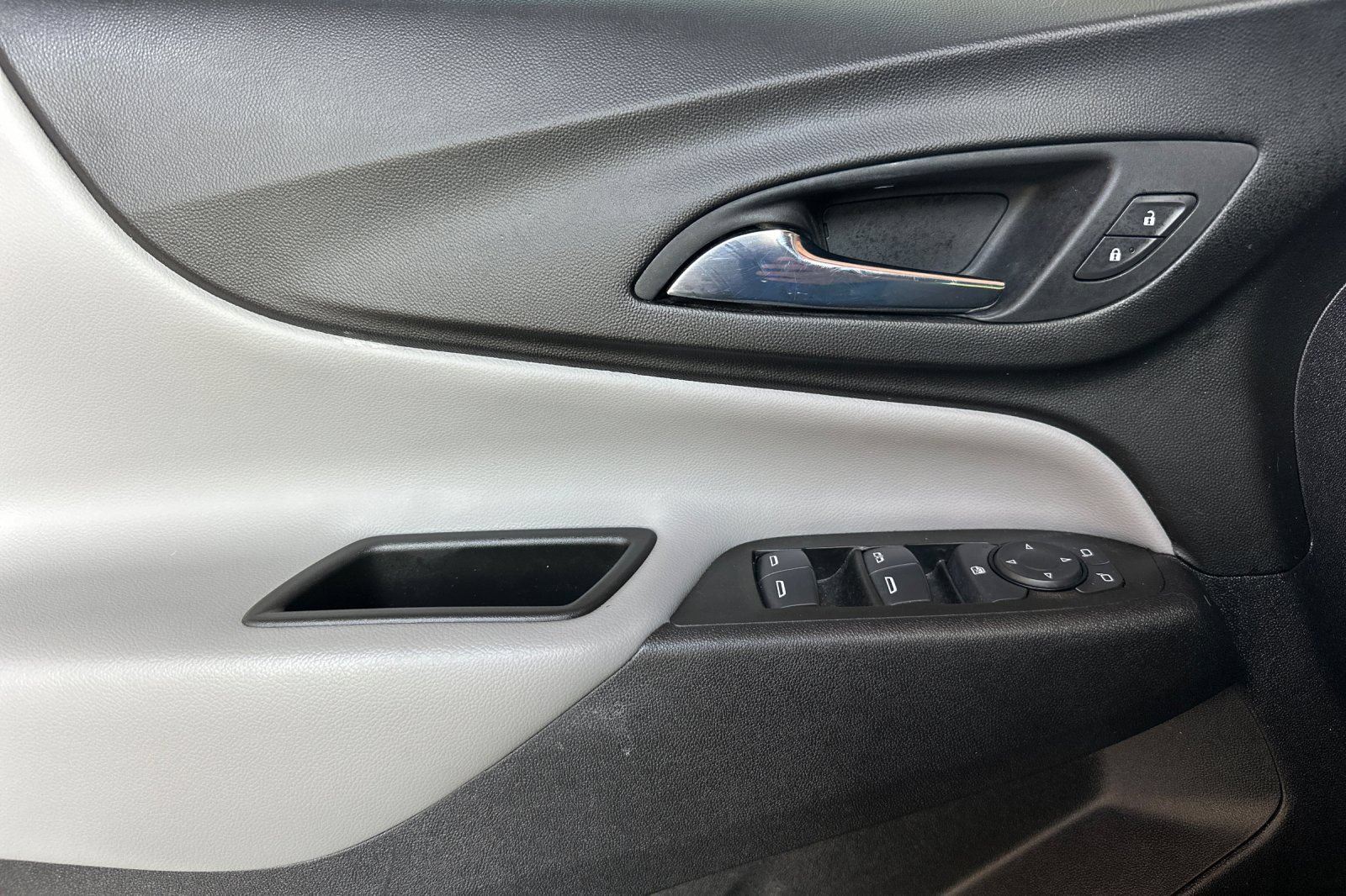 Used 2021 Chevrolet Equinox LS w/ LS Convenience Package AWD/4WD image 11