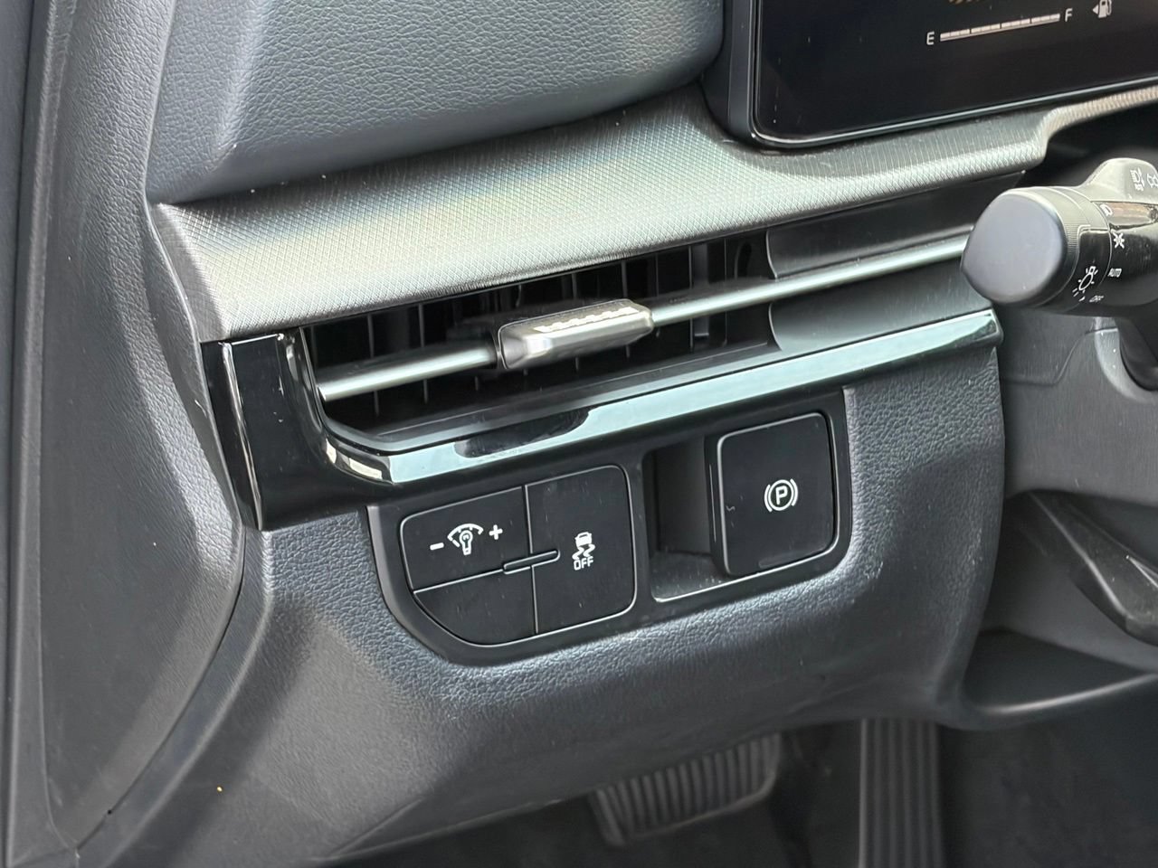 Used 2026 Kia Sportage LX FWD image 7