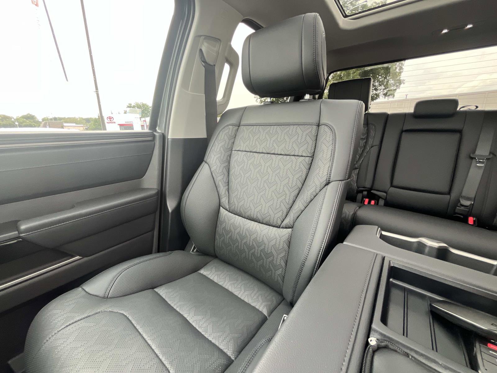 Used 2024 Toyota Tundra Limited image 29