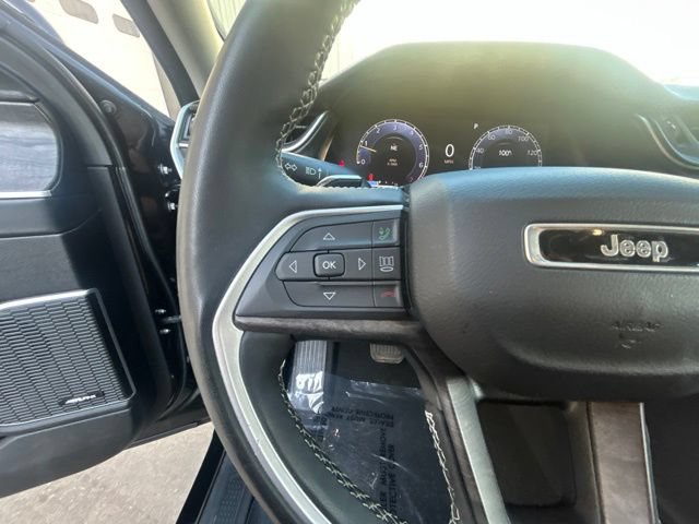 Used 2023 Jeep Grand Cherokee L Limited w/ Luxury Tech Group II AWD/4WD image 31