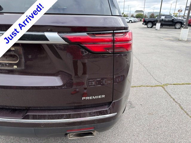 Used 2023 Chevrolet Traverse Premier FWD image 17