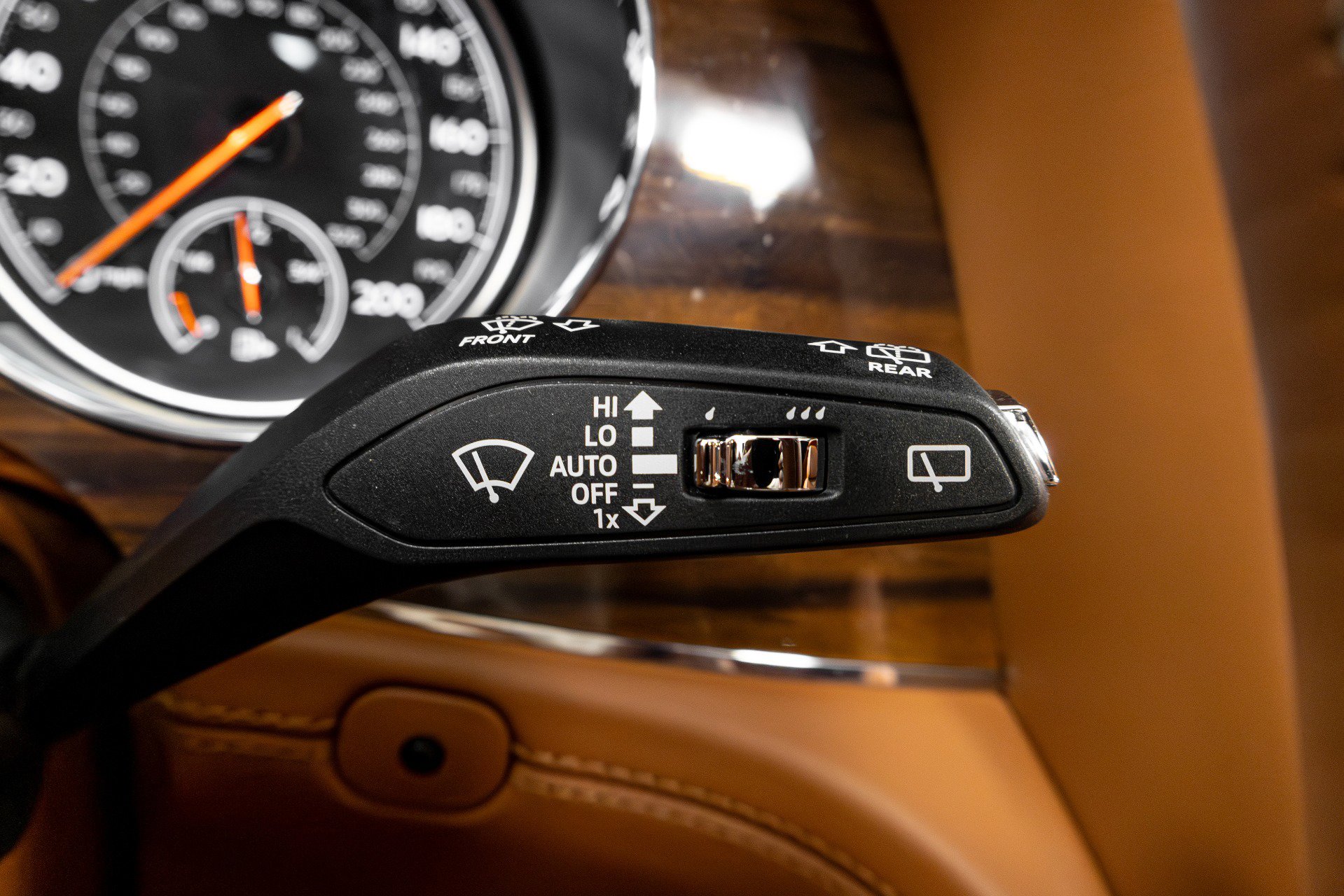 Used 2019 Bentley Bentayga image 59