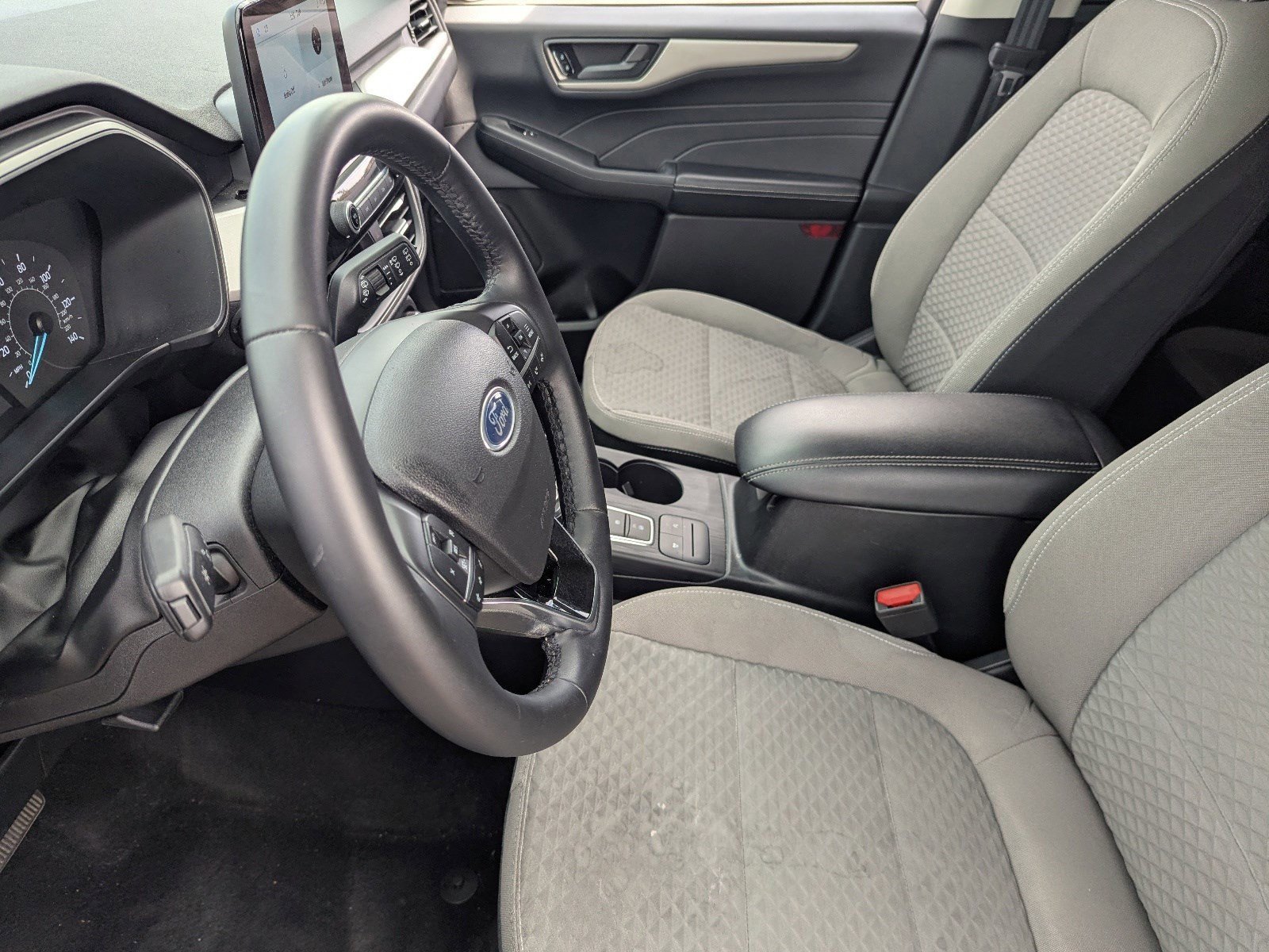 Used 2022 Ford Escape SE w/ SE Sport Appearance Package image 23