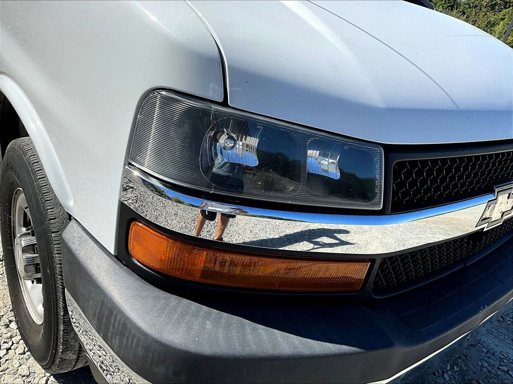 Used 2020 Chevrolet Express 3500 LT w/ LT Preferred Equipment Group image 27