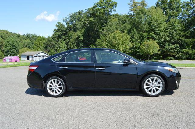 Used 2013 Toyota Avalon Limited FWD image 62