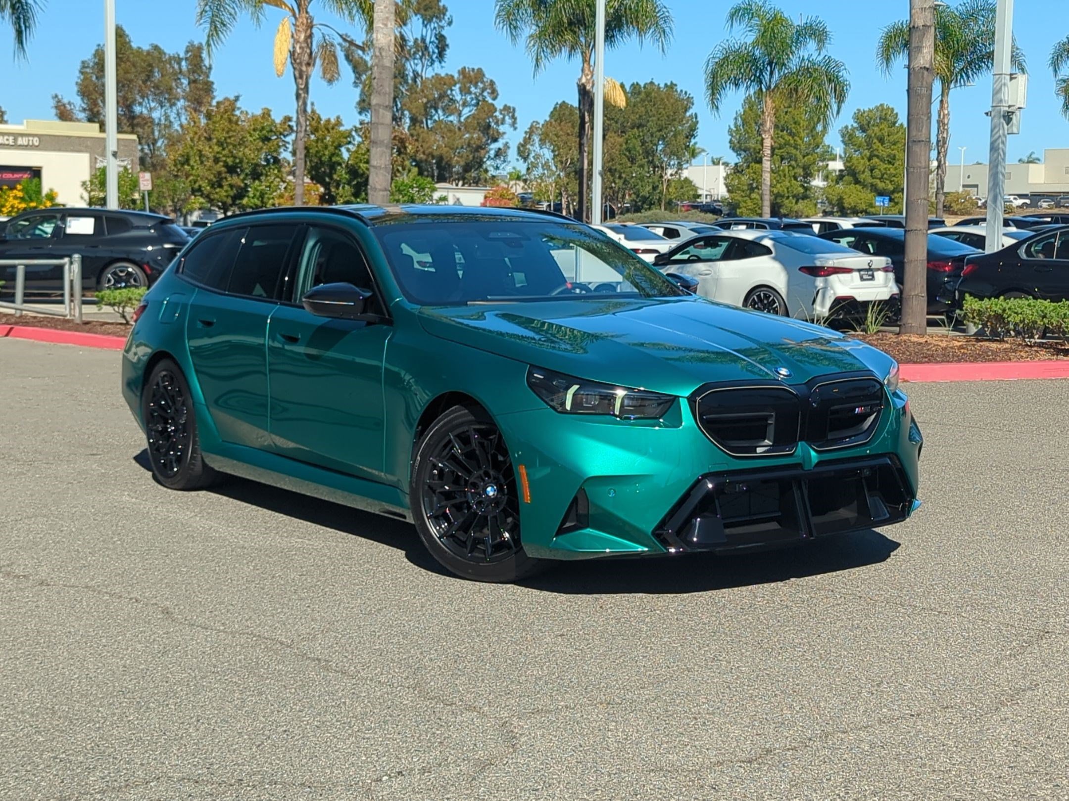 Used 2025 BMW M5 Touring w/ M Driver's Package image 2