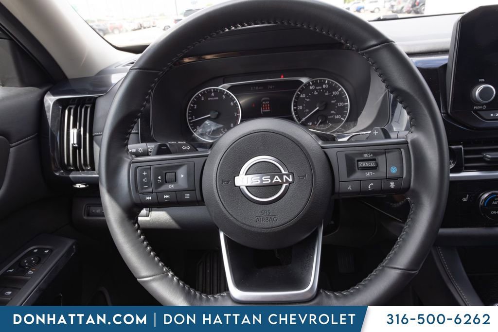 Used 2025 Nissan Pathfinder SV FWD image 6