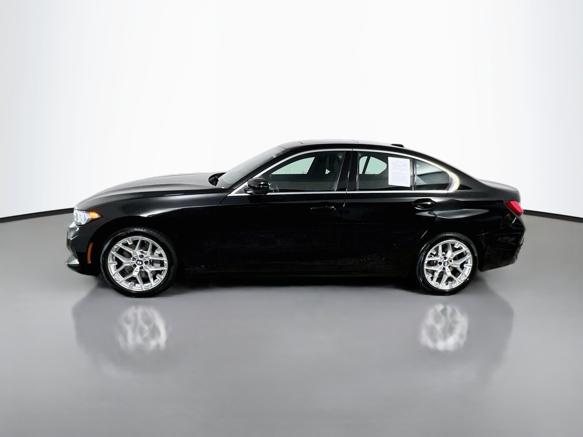 Used 2025 BMW 330i Sedan RWD image 9
