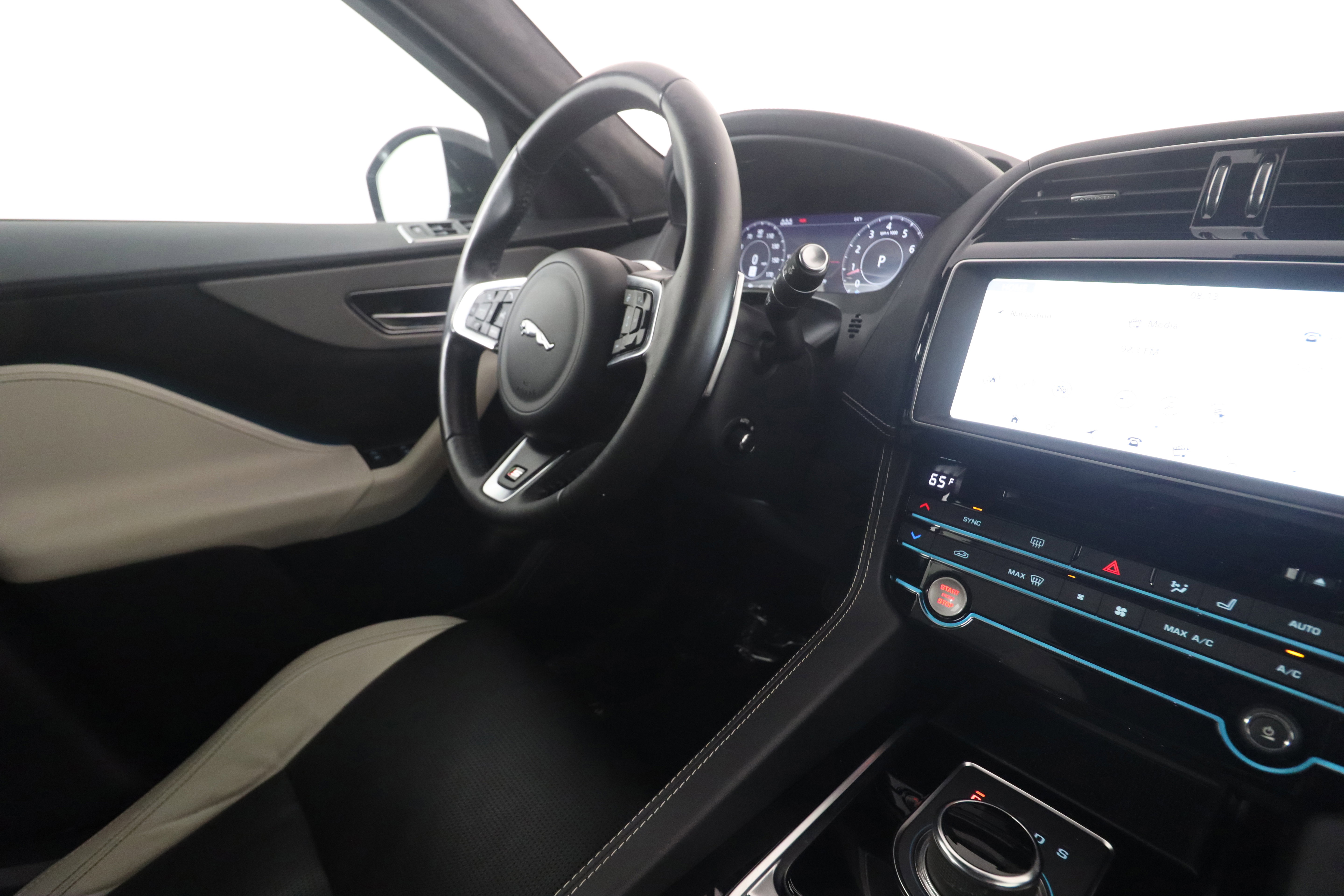 Used 2019 Jaguar F-PACE S AWD/4WD image 10