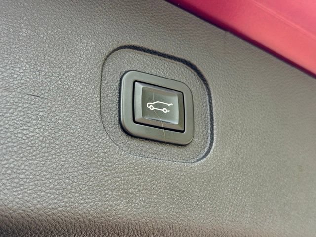Used 2017 Chevrolet Equinox Premier w/ Enhanced Convenience Package FWD image 26