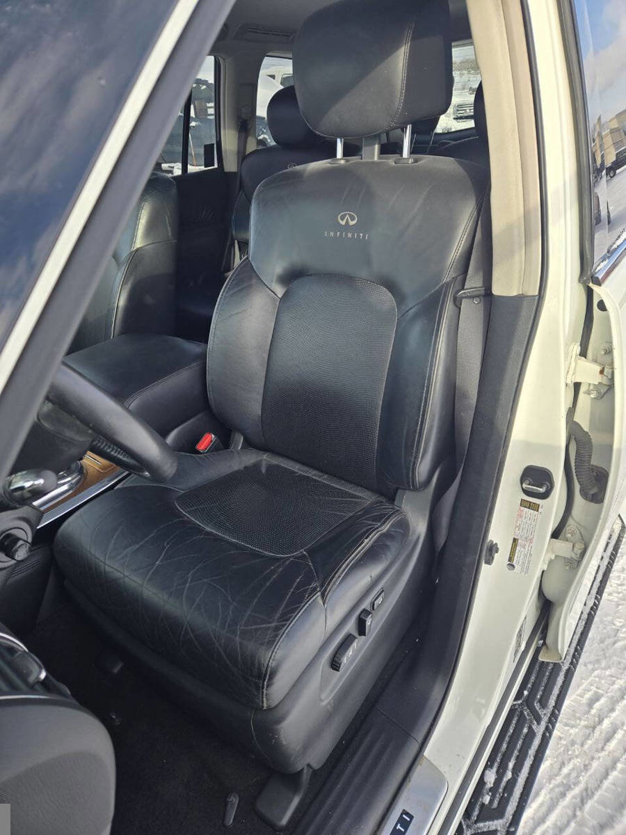 Used 2014 INFINITI QX80 4WD w/ Theater Package image 10