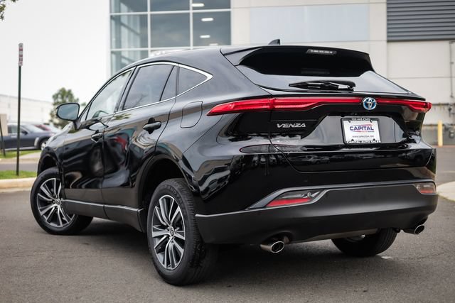 Used 2023 Toyota Venza LE AWD/4WD image 11