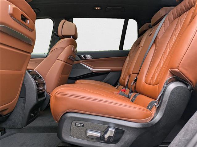 New 2026 BMW X7 M60i image 17