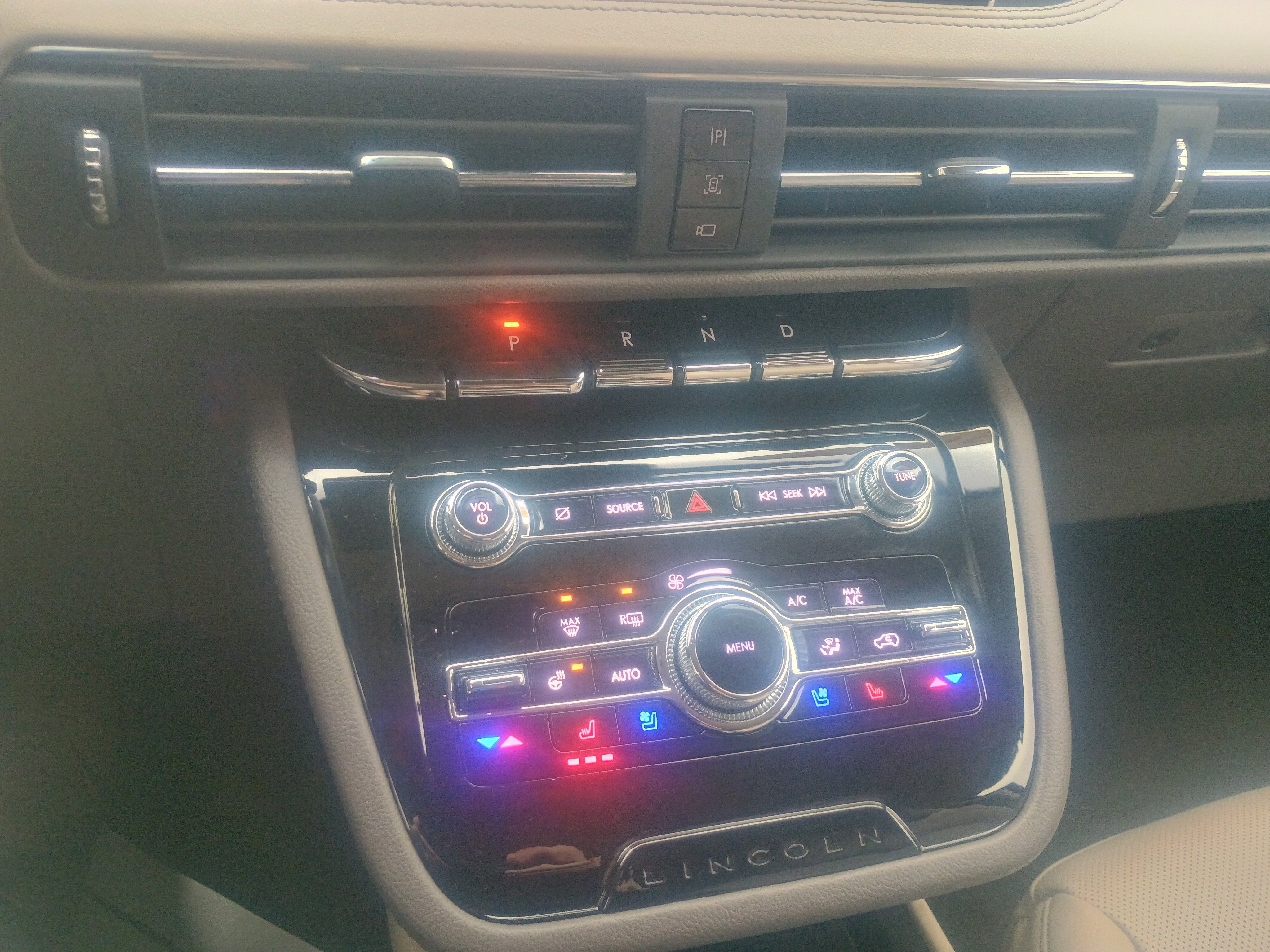 Used 2022 Lincoln Corsair AWD w/ Equipment Group 101A image 24