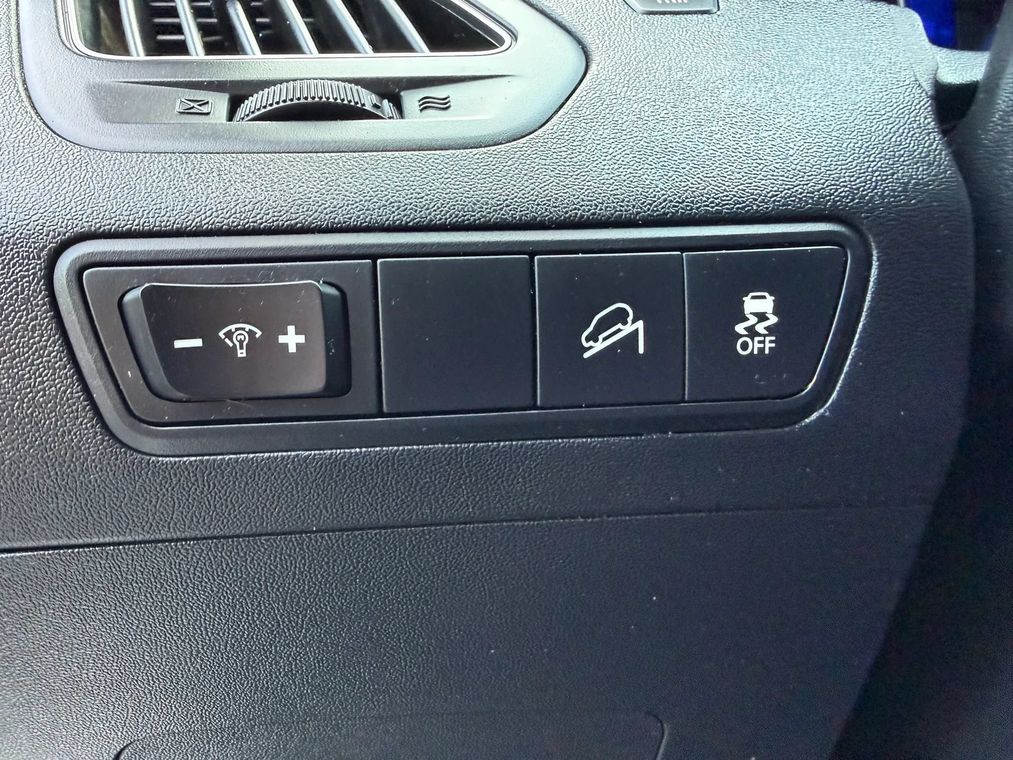 Used 2012 Hyundai Tucson Limited FWD image 26