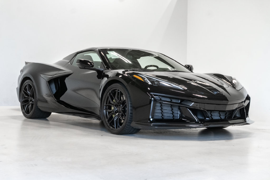 Used 2023 Chevrolet Corvette Z06 w/ Stealth Interior Trim Package RWD image 5