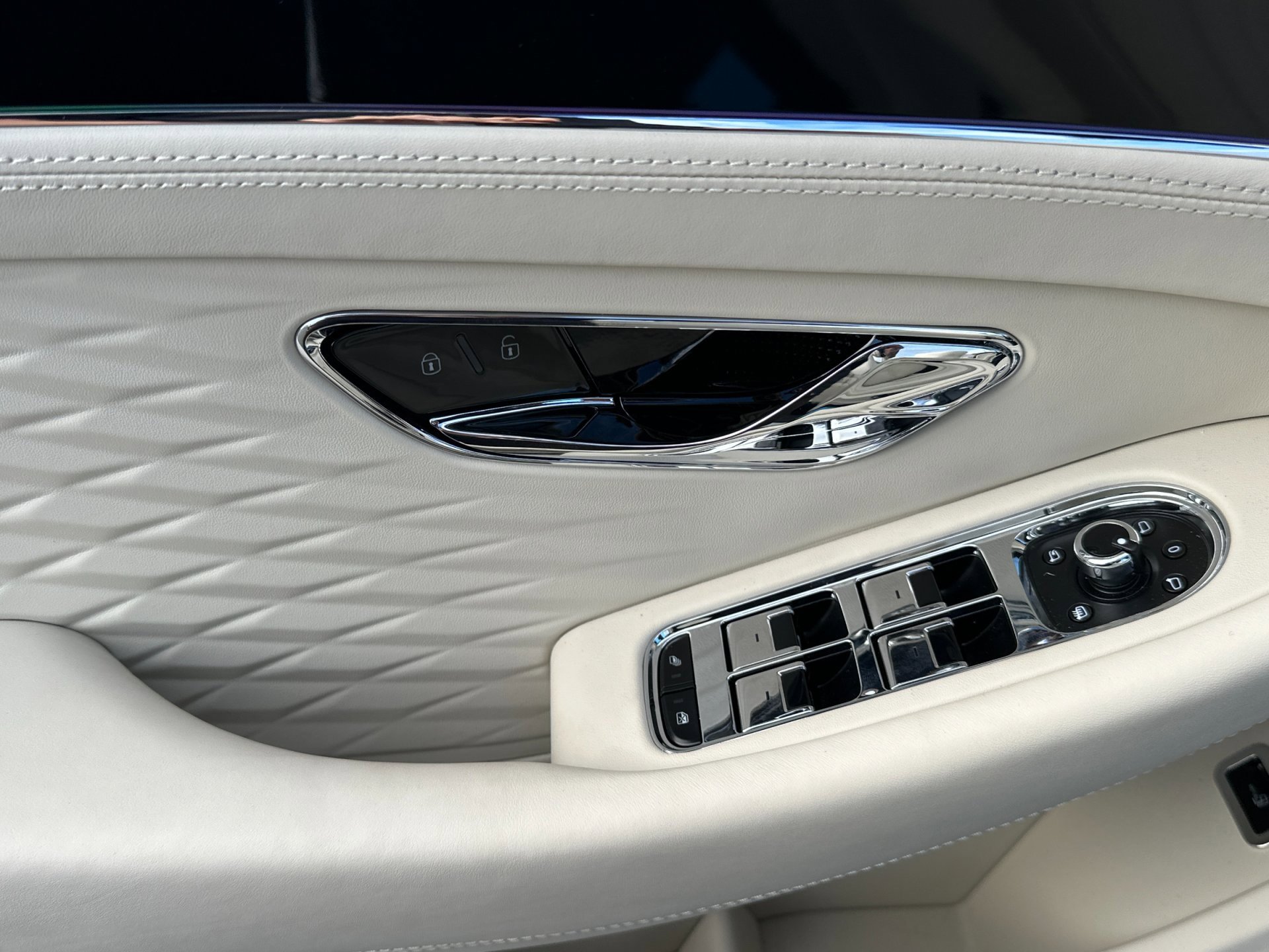 New 2026 Bentley Continental GTC image 15