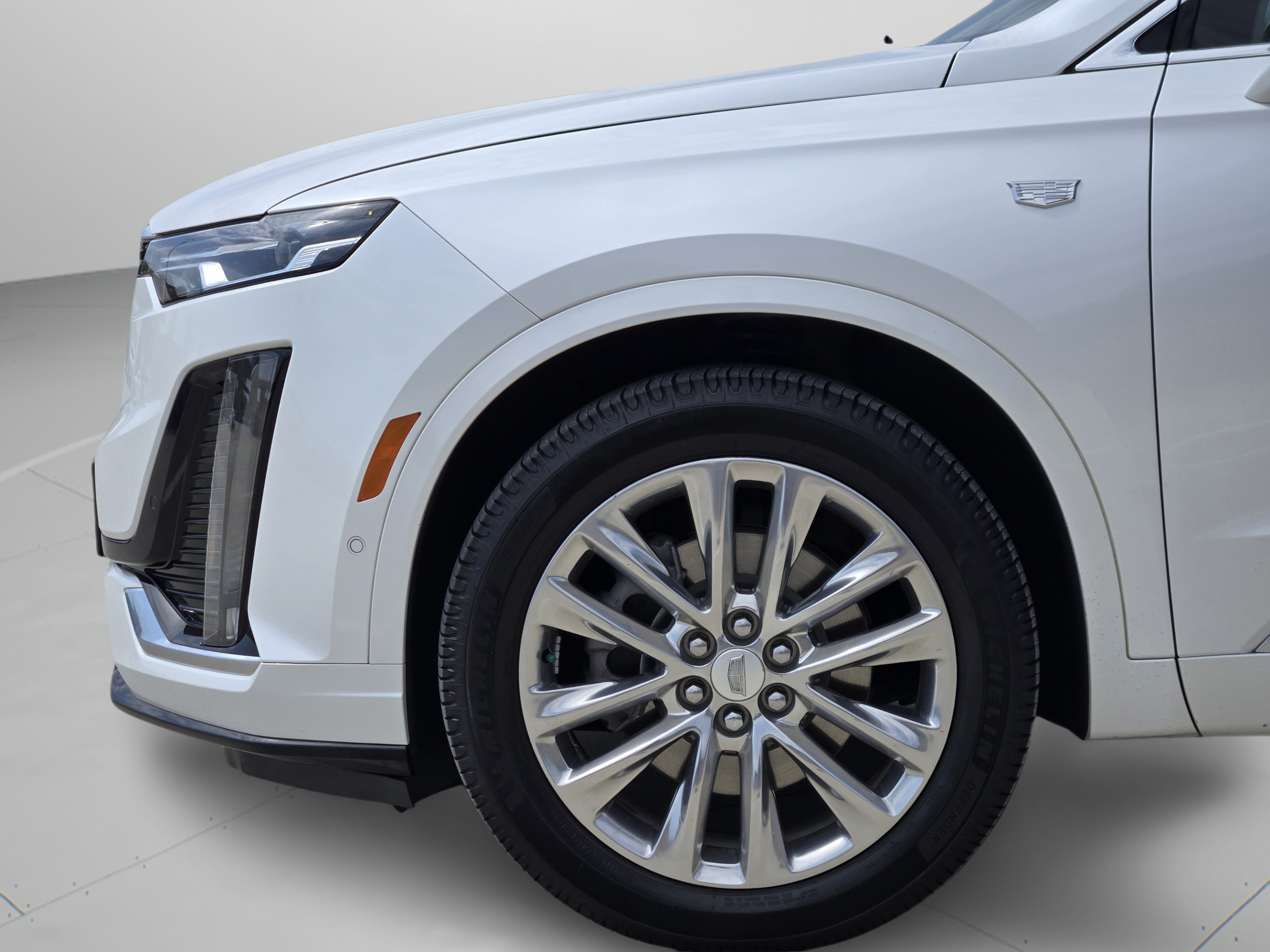 Used 2022 Cadillac XT6 Premium Luxury w/ Technology Package FWD image 31