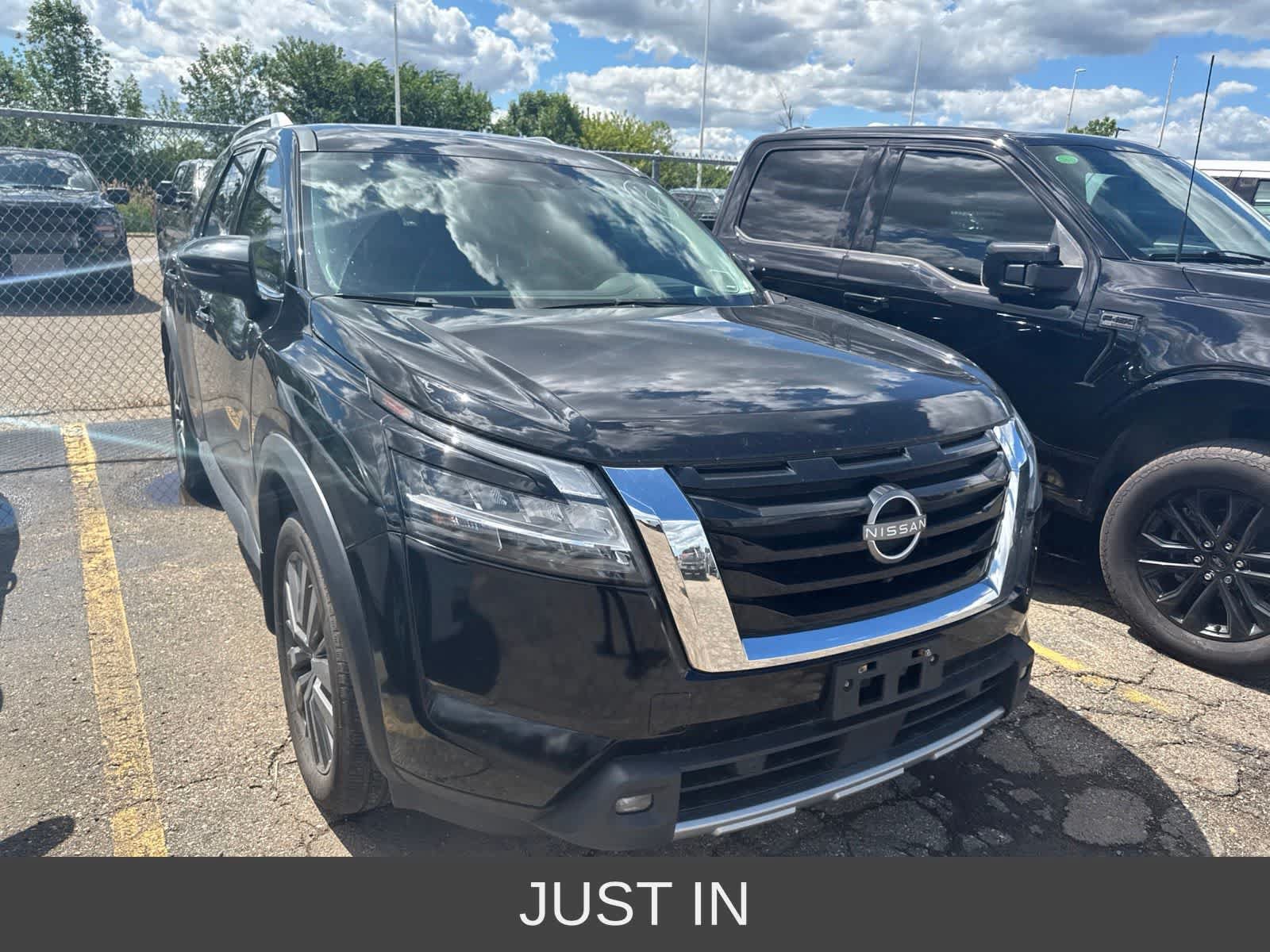 Used 2022 Nissan Pathfinder SL AWD/4WD image 5