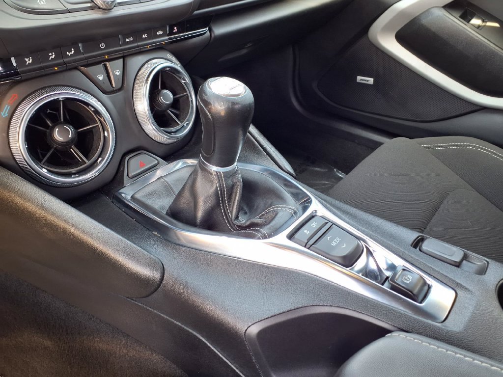 Used 2020 Chevrolet Camaro LT w/ Technology Package RWD image 16