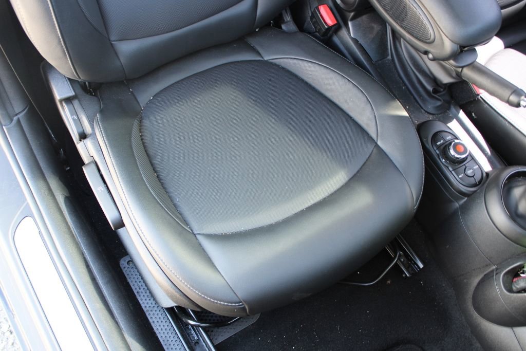 Used 2020 MINI Cooper 2-Door Hardtop FWD image 12