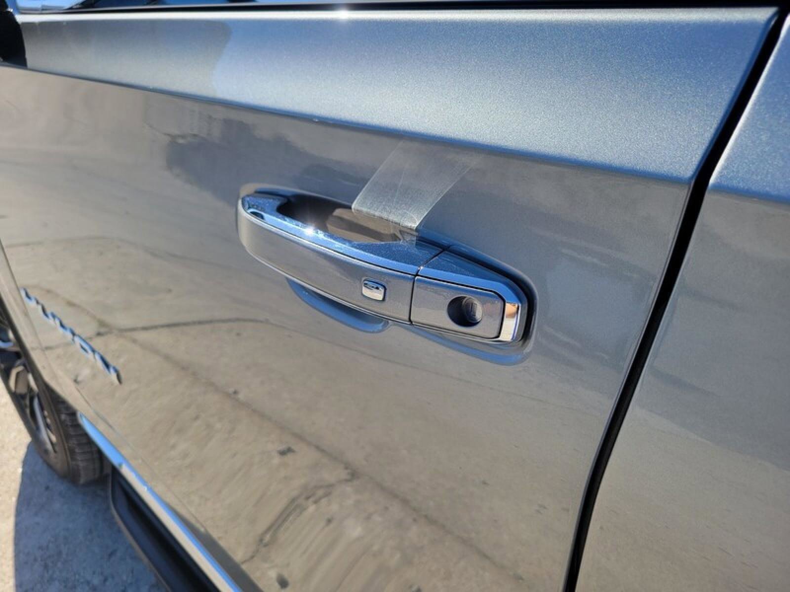 New 2026 GMC Yukon XL Elevation image 11