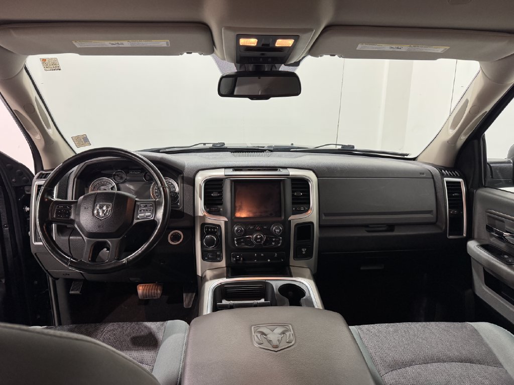 Used 2019 RAM 1500 Warlock AWD/4WD image 2