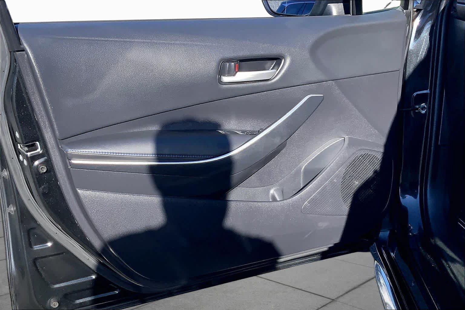 Used 2022 Toyota Corolla SE w/ Carpet Mat Package (TMS) FWD image 22