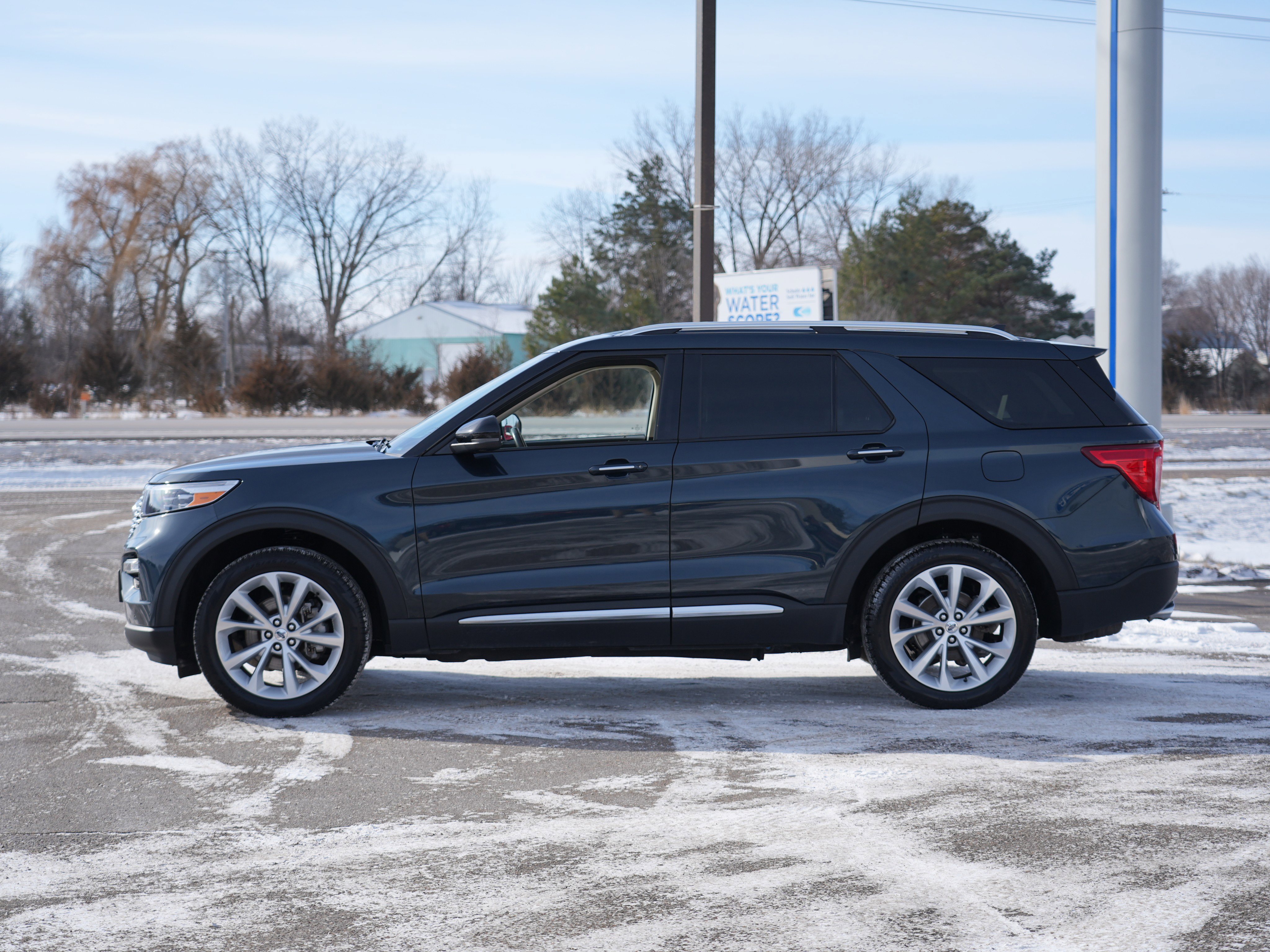 Used 2023 Ford Explorer Platinum w/ Class IV Trailer Tow Package image 7