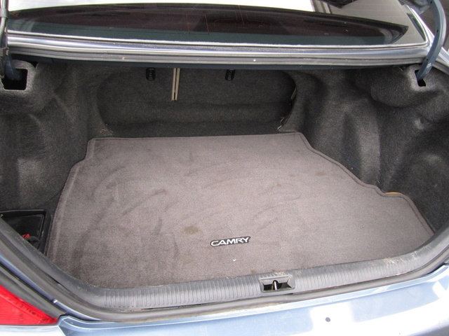 Used 2003 Toyota Camry LE image 8