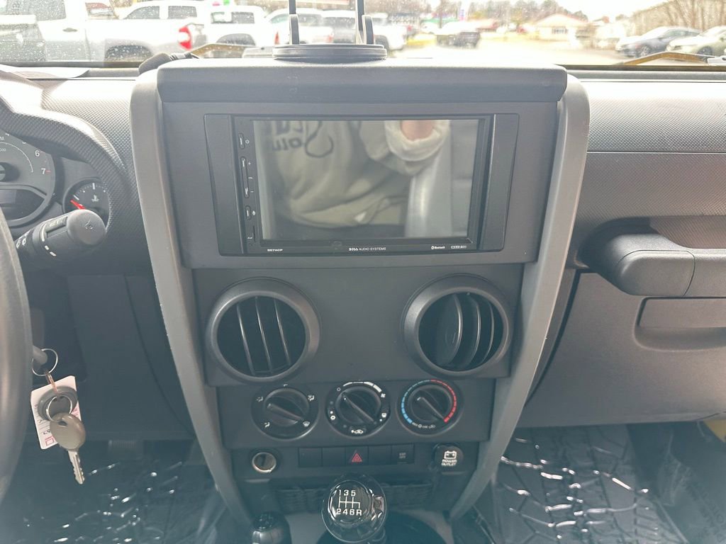 Used 2009 Jeep Wrangler X image 16