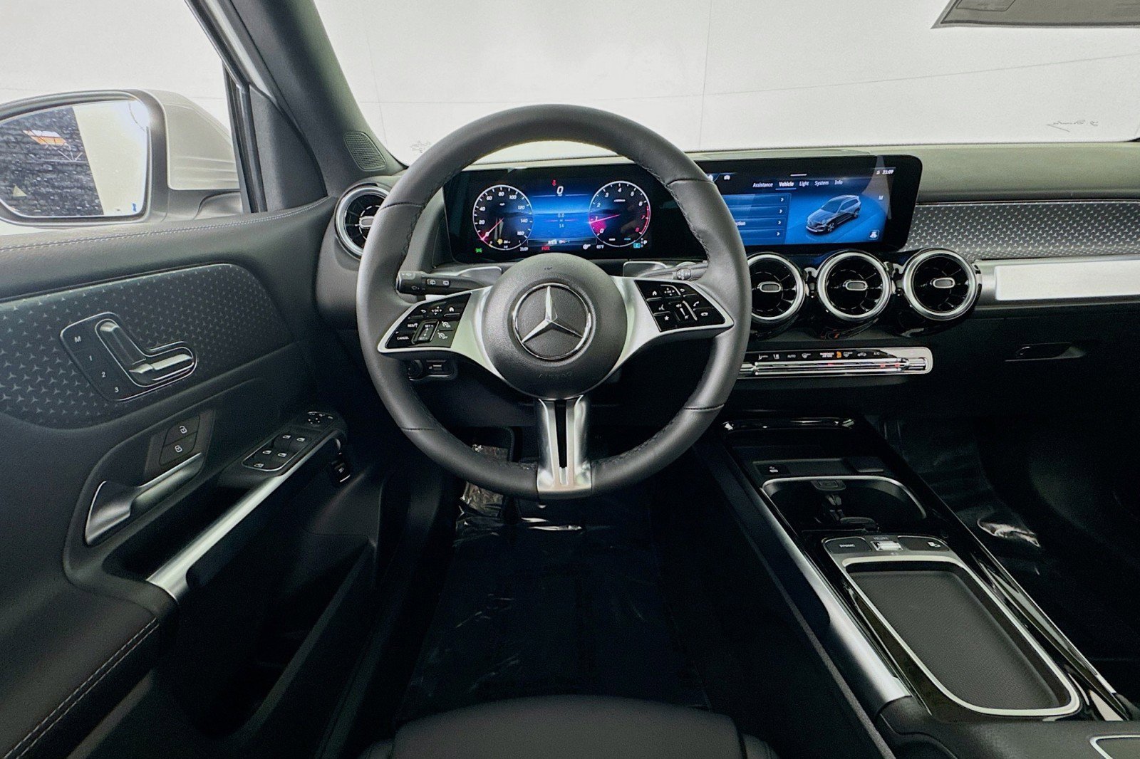 New 2026 Mercedes-Benz GLB 250 image 4