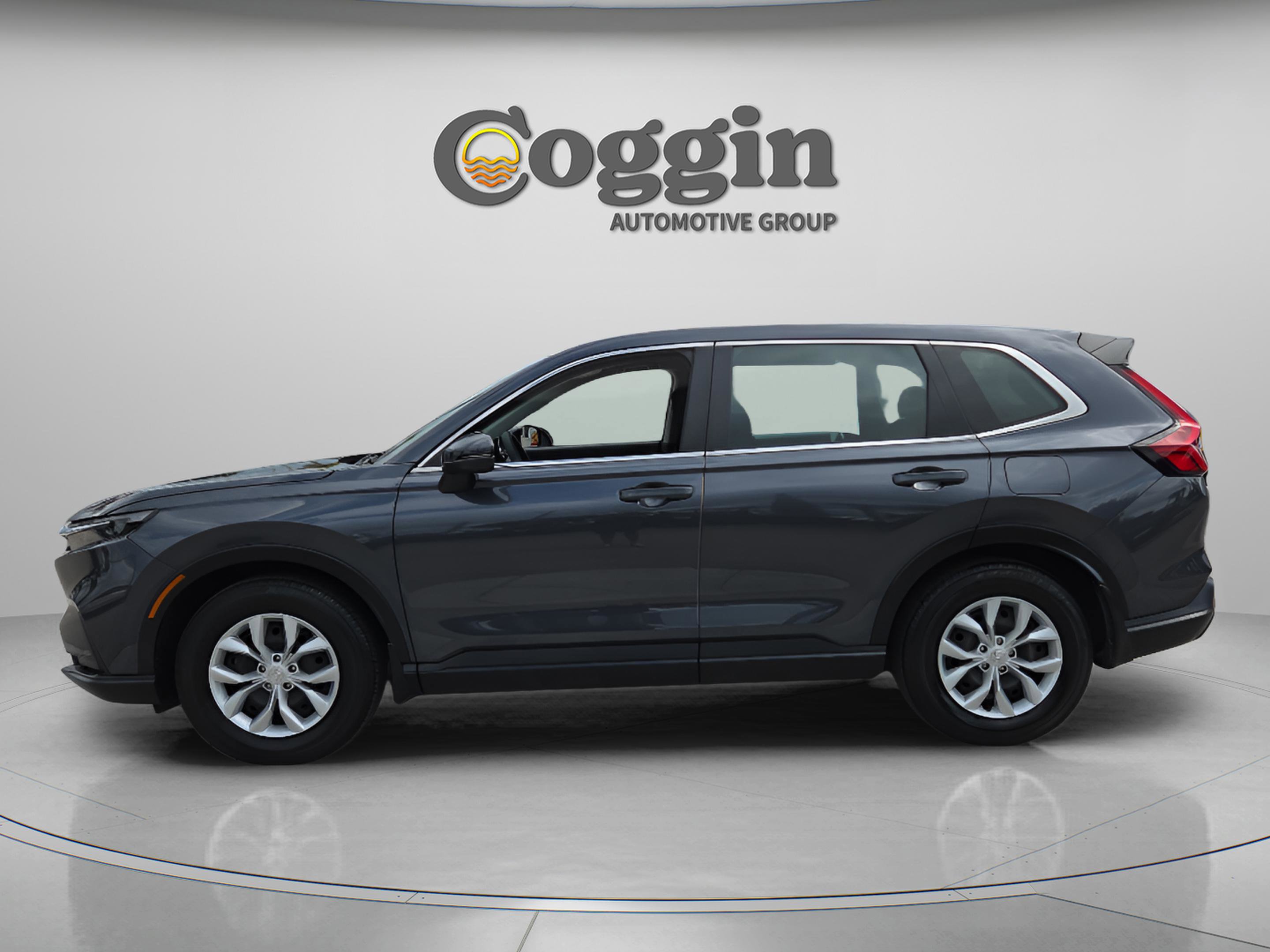 Used 2023 Honda CR-V LX image 2