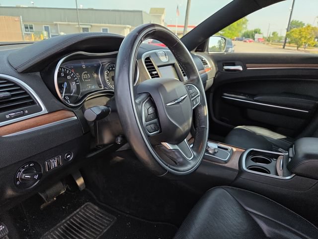 Used 2017 Chrysler 300 C Platinum w/ Safetytec Group II AWD/4WD image 24