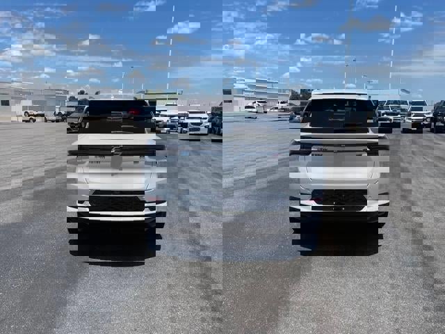 New 2025 Chevrolet Equinox EV RS image 6