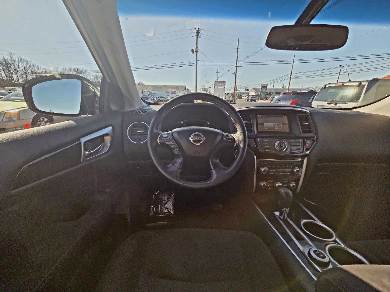 Used 2016 Nissan Pathfinder SV image 19