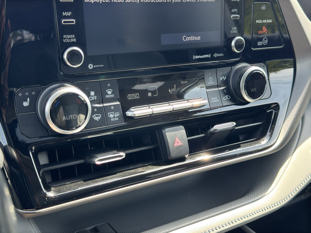 Used 2021 Toyota Highlander XLE image 25