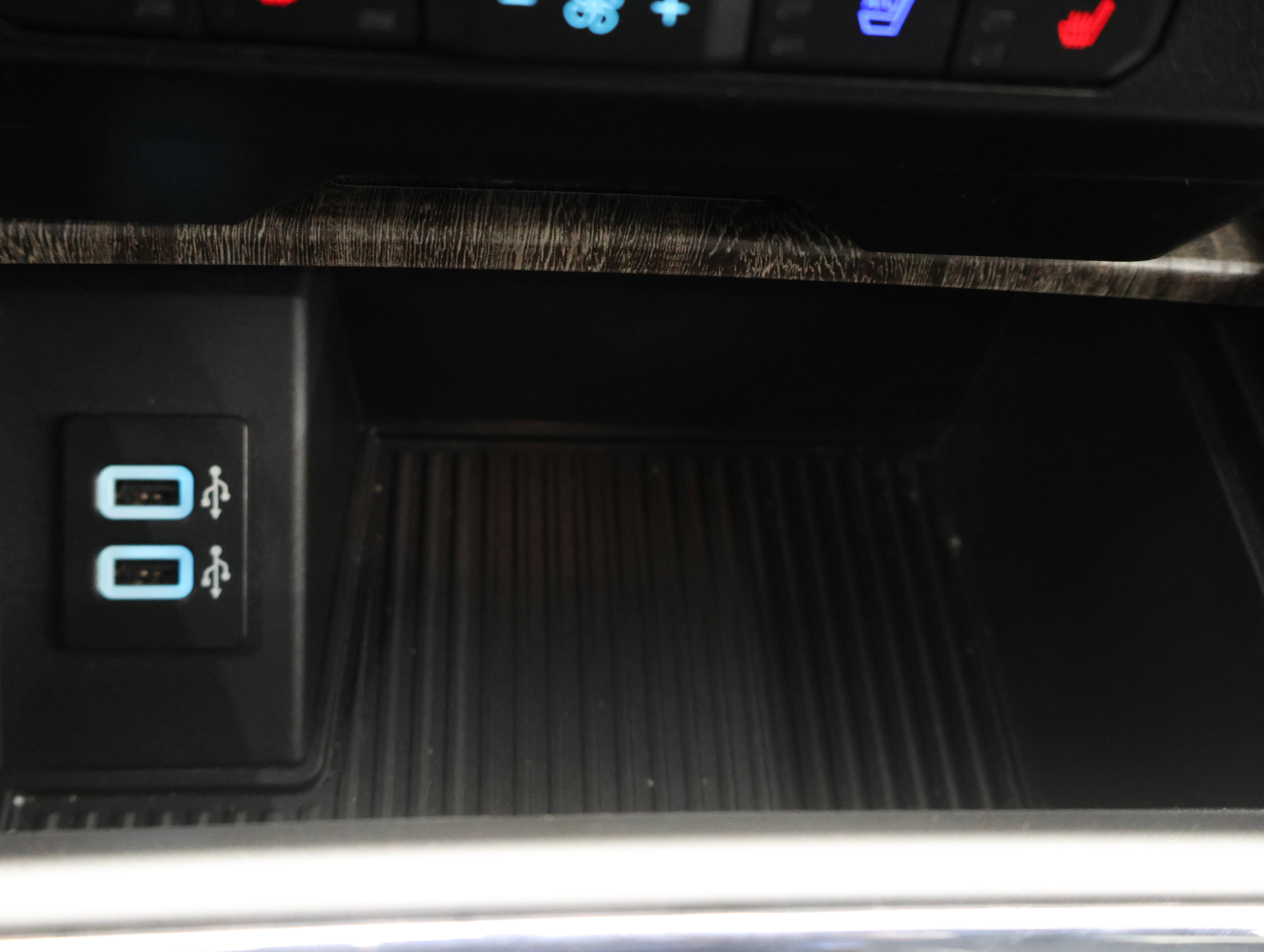 Used 2019 Ford F350 Lariat w/ Chrome Package image 42