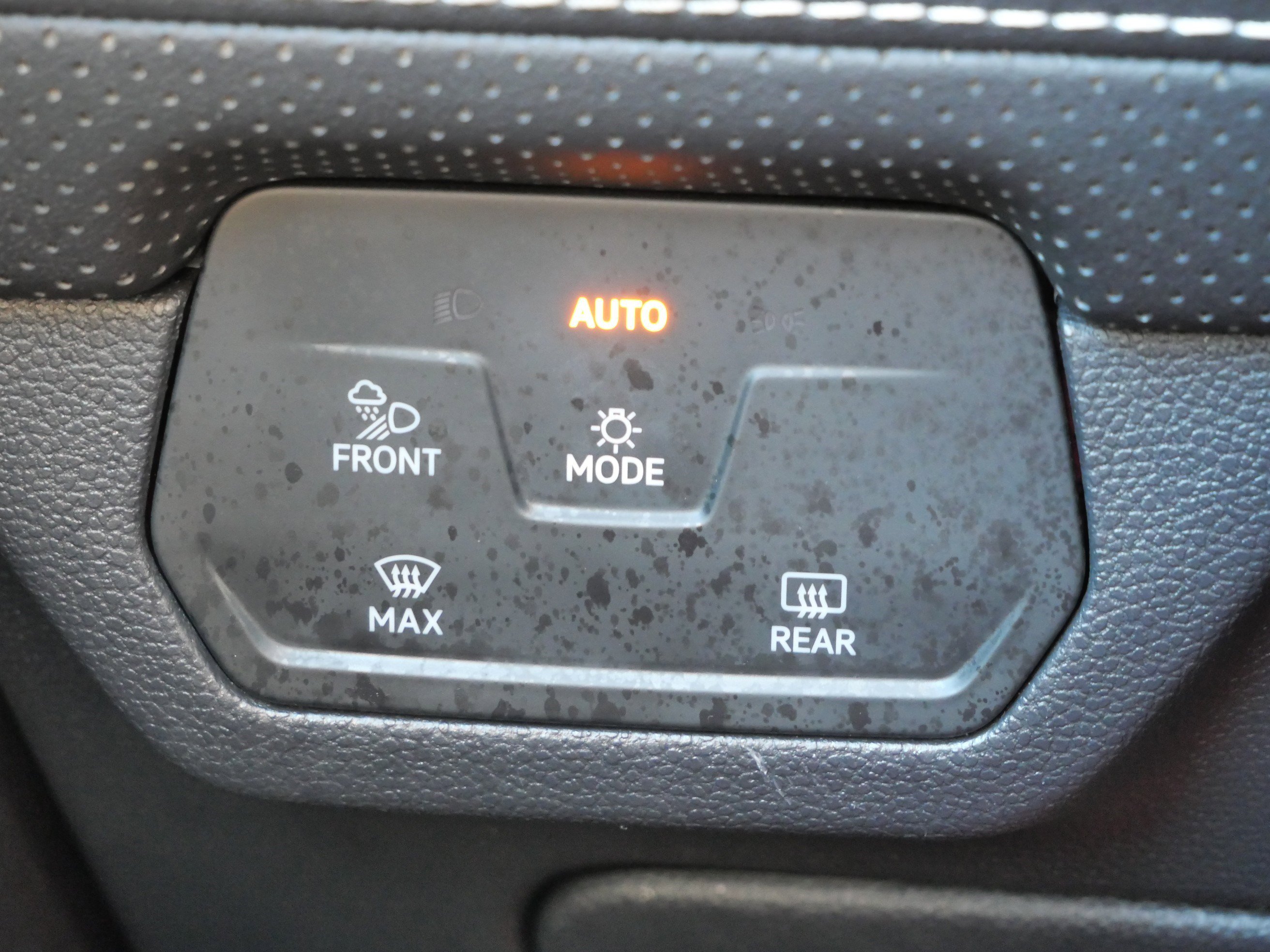 Certified 2025 Volkswagen Atlas SEL Premium R-Line image 21